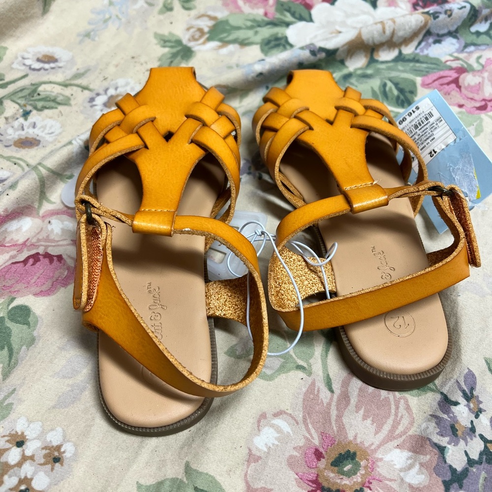 Sandals - Picture 5 of 9